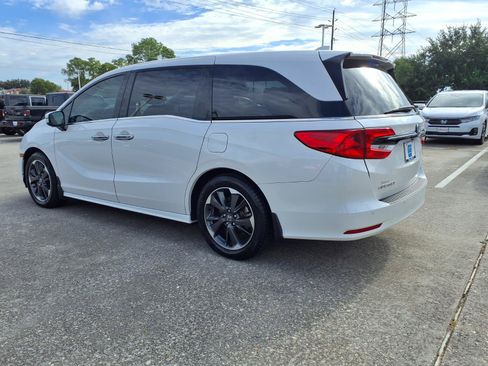 Certified 2023 Honda Odyssey Elite image 3
