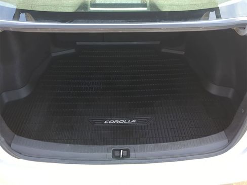 Used 2020 Toyota Corolla LE image 37