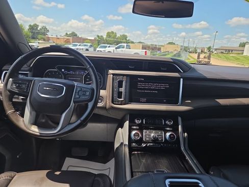 Used 2021 GMC Yukon XL Denali AWD/4WD image 11