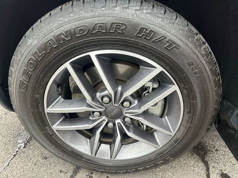 Used 2021 Jeep Grand Cherokee Limited w/ Luxury Group II image 24