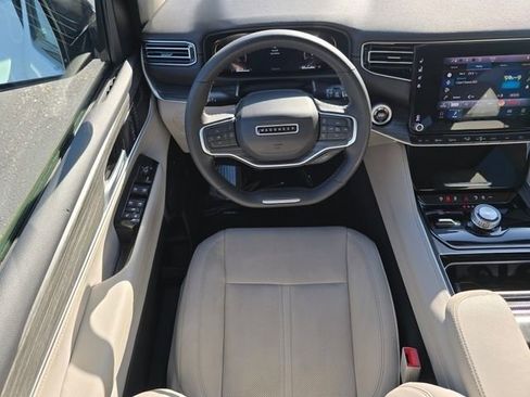 Used 2024 Jeep Wagoneer Series II AWD/4WD image 4