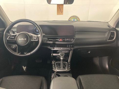 Certified 2024 Kia Seltos EX image 7