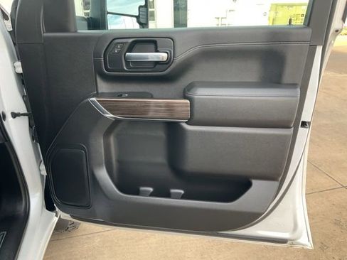 Used 2022 Chevrolet Silverado 2500 LT image 33