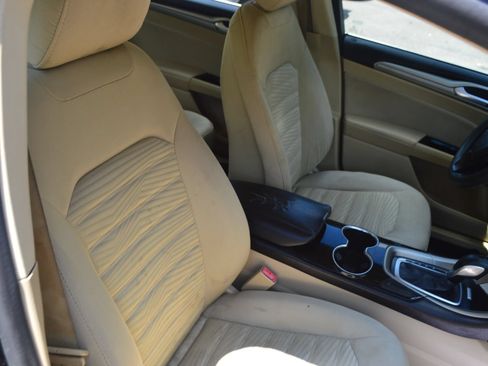 Used 2016 Ford Fusion SE FWD image 23
