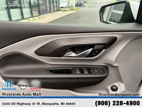 Used 2022 GMC Terrain SLE w/ Driver Convenience Package AWD/4WD image 23
