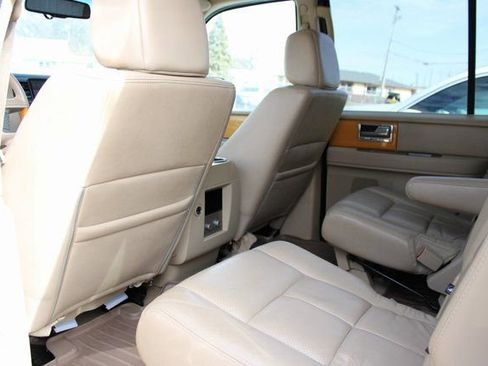 Used 2008 Lincoln Navigator L Base image 33