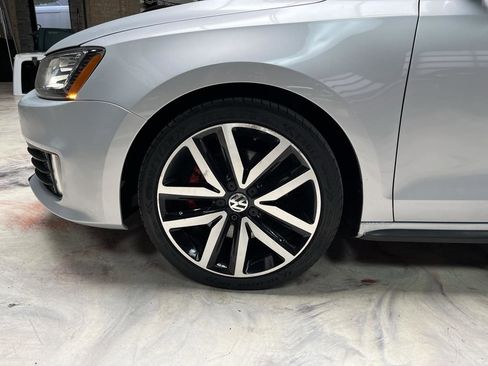 Used 2013 Volkswagen Jetta GLI Autobahn FWD image 33