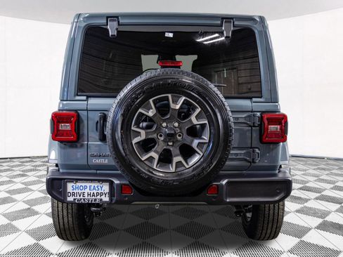 New 2026 Jeep Wrangler Unlimited Sahara AWD/4WD image 15