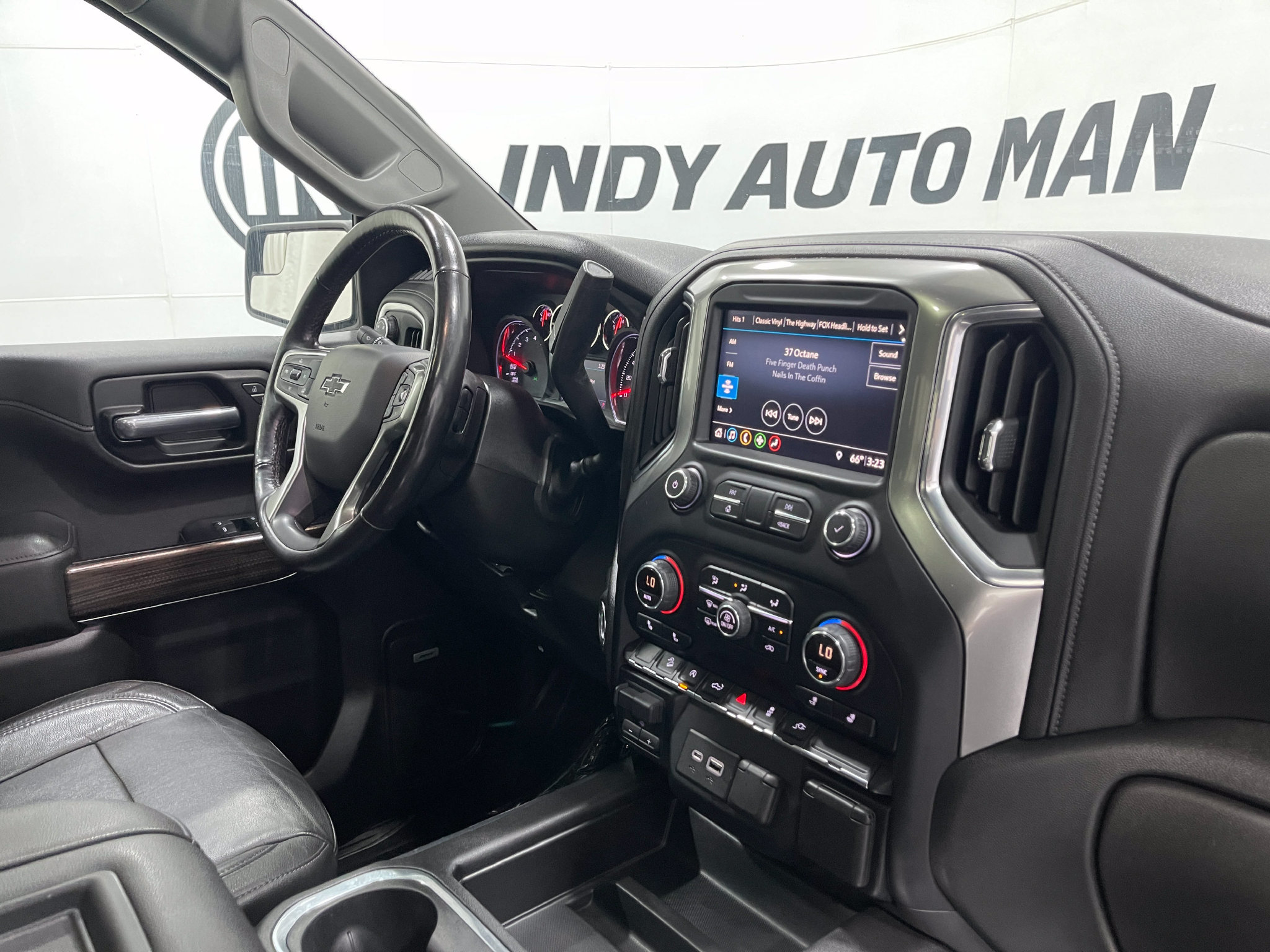 Used 2019 Chevrolet Silverado 1500 LT Trail Boss AWD/4WD image 19