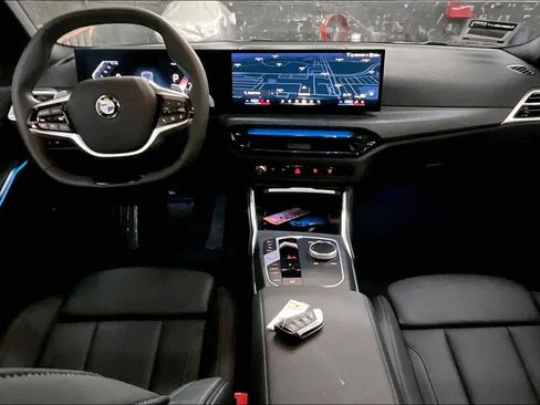 Used 2025 BMW 330i Sedan w/ Convenience Package image 17