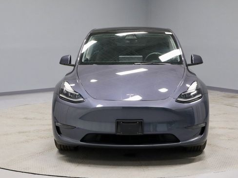 Used 2023 Tesla Model Y Long Range image 9