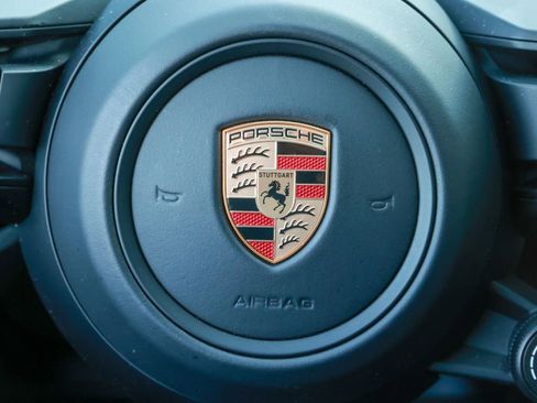 Certified 2025 Porsche Cayenne E-Hybrid Coupe image 34