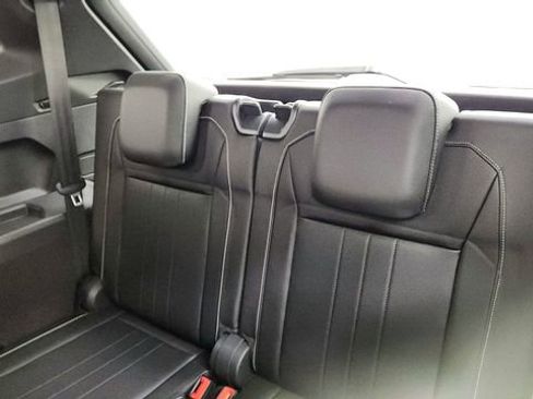 Used 2022 Volkswagen Tiguan SE R-Line image 30