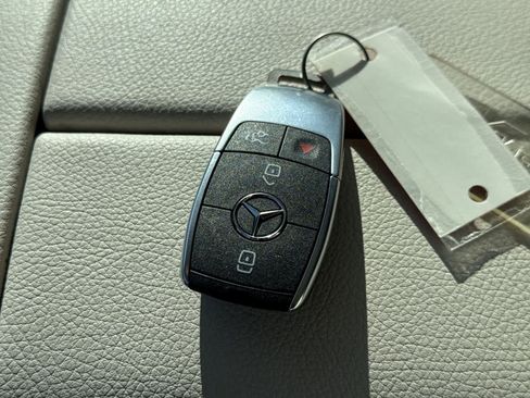 Used 2023 Mercedes-Benz GLS 450 4MATIC image 34