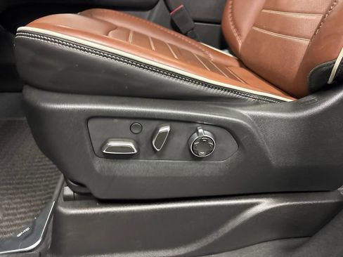 Used 2023 GMC Yukon XL Denali Ultimate AWD/4WD image 35