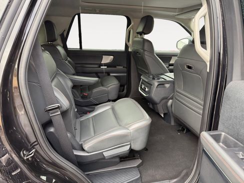 Certified 2025 Ford Expedition Active AWD/4WD image 19