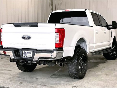 Used 2019 Ford F250 Lariat image 13