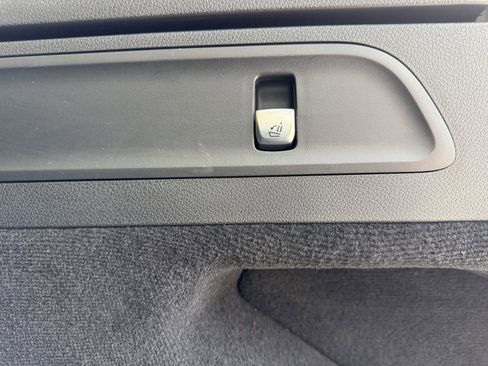 Used 2019 Mercedes-Benz GLC 300 image 26