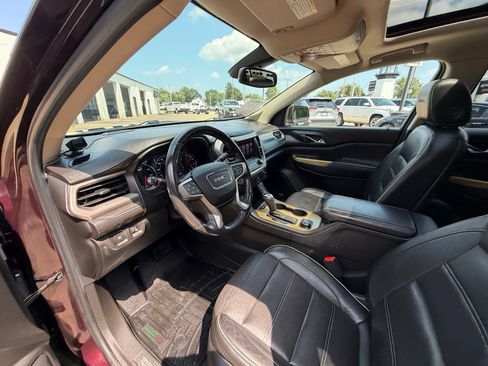 Used 2018 GMC Acadia Denali w/ Technology Package AWD/4WD image 10