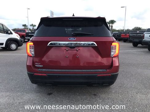 Used 2022 Ford Explorer XLT image 6