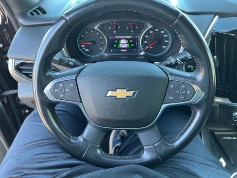 Used 2022 Chevrolet Traverse LT image 19