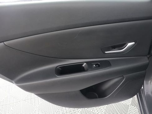 Used 2023 Hyundai Elantra SEL FWD image 25