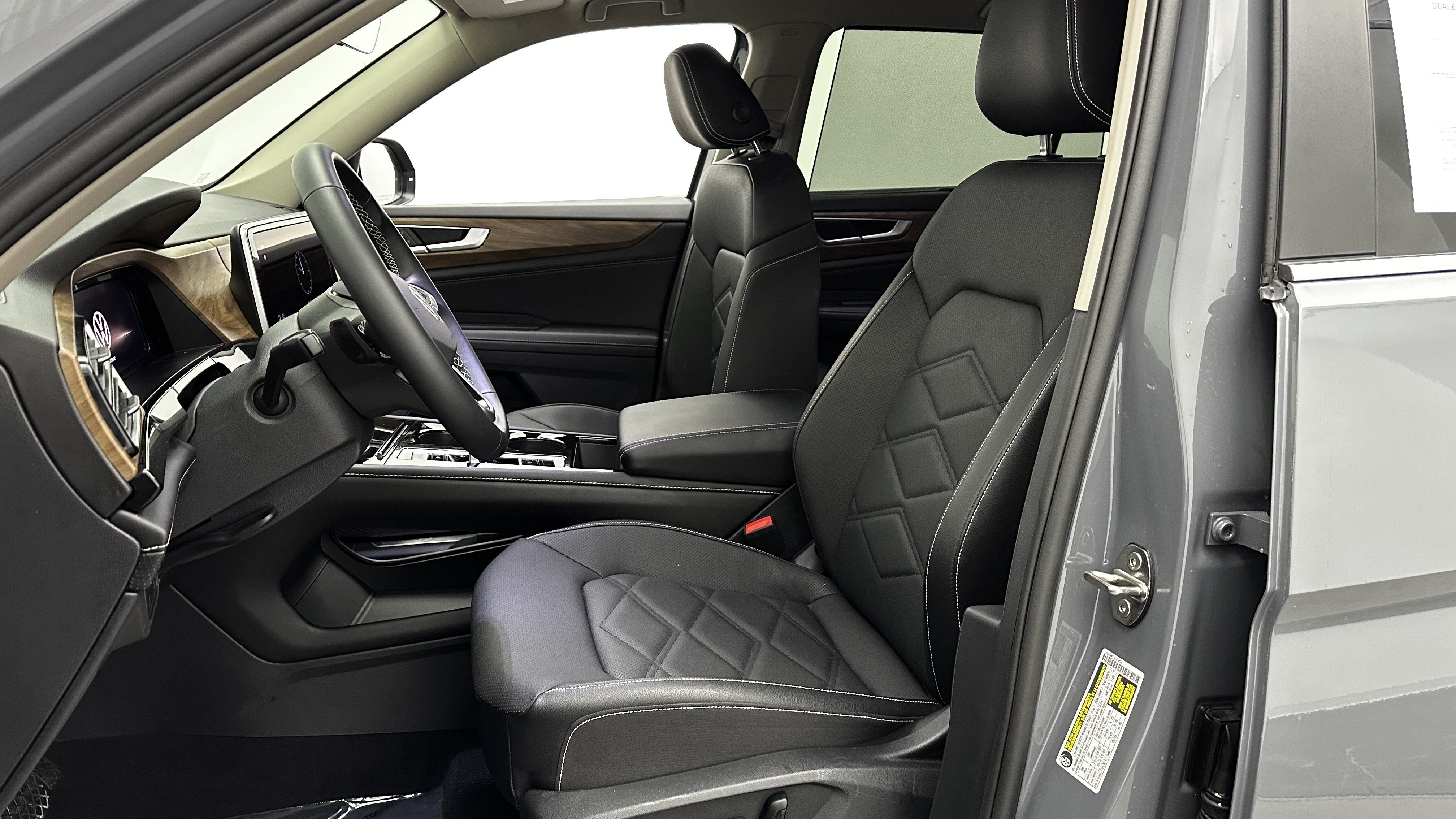 Used 2026 Volkswagen Atlas SE AWD/4WD image 14