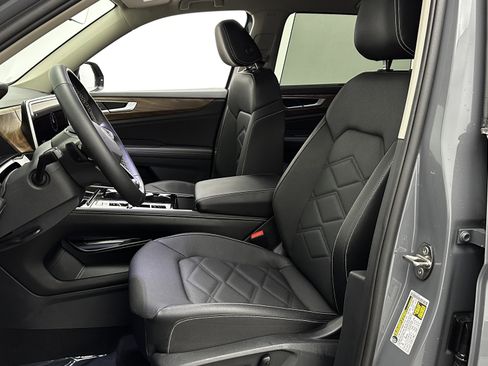 Used 2026 Volkswagen Atlas SE image 14