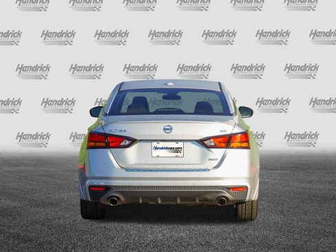 Used 2022 Nissan Altima 2.5 SR AWD/4WD image 7