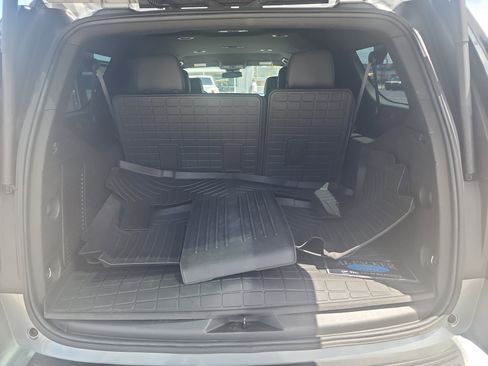 Used 2023 Chevrolet Suburban Premier image 22