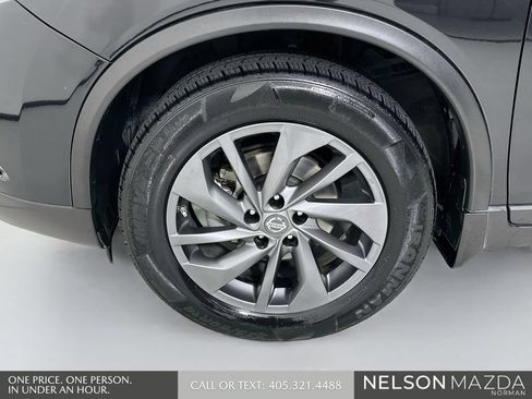 Used 2016 Nissan Rogue SL w/ SL Premium Package FWD image 32