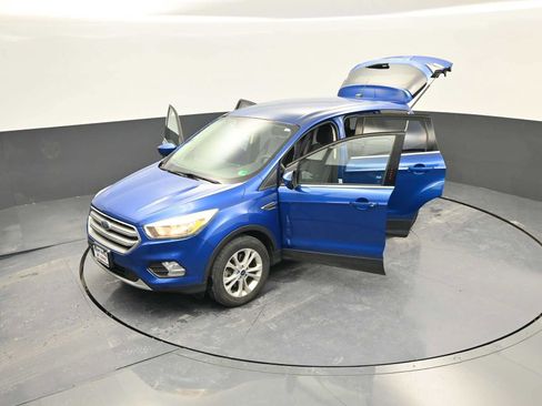 Used 2017 Ford Escape SE image 36