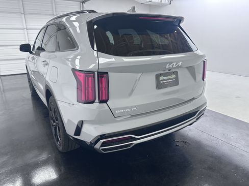 Used 2023 Kia Sorento SX FWD image 17