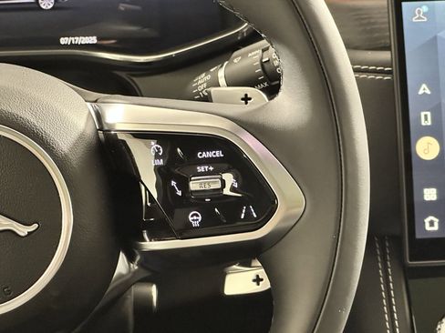 Used 2026 Jaguar F-PACE R-Dynamic S AWD/4WD image 16