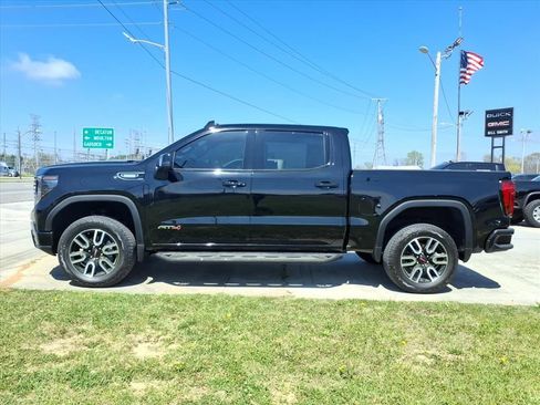 Used 2025 GMC Sierra 1500 AT4 w/ AT4 Premium Package image 4