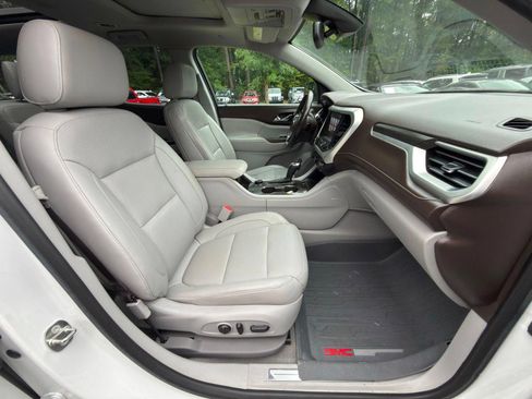 Used 2018 GMC Acadia SLT w/ LPO, Floor Liner Package FWD image 26