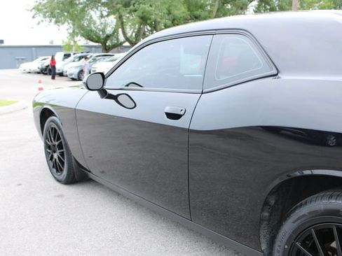 Used 2017 Dodge Challenger SXT RWD image 39