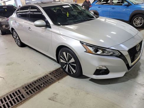 Used 2020 Nissan Altima 2.5 SL AWD/4WD image 2
