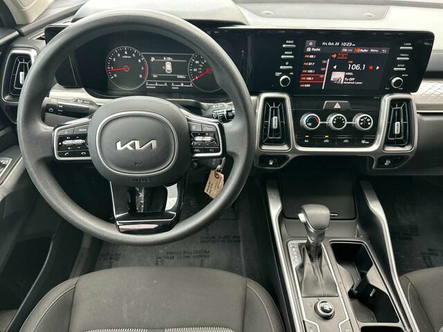 Used 2023 Kia Sorento LX FWD image 17