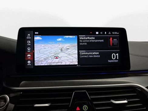 Used 2023 BMW M550i xDrive w/ Dynamic Handling Package AWD/4WD image 21