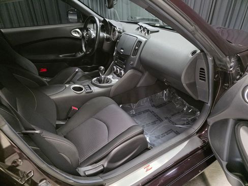 Used 2015 Nissan 370Z w/ Sport Package image 33