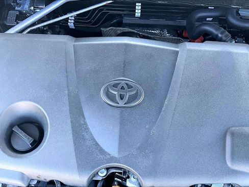 Used 2025 Toyota Camry LE image 30