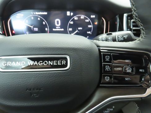Used 2025 Jeep Grand Wagoneer 4WD w/ 8-Passenger Seating Package image 12
