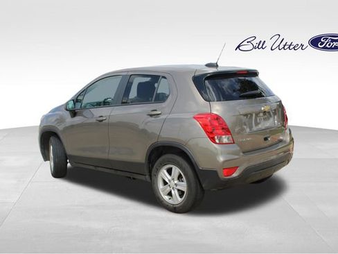 Used 2021 Chevrolet Trax LS w/ Tint and Cruise Package AWD/4WD image 7