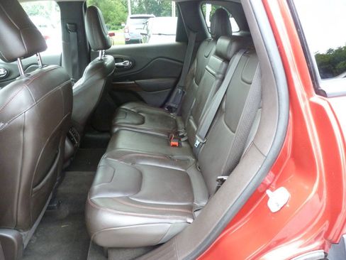 Used 2014 Jeep Cherokee Trailhawk w/ Comfort/Convenience Group AWD/4WD image 32
