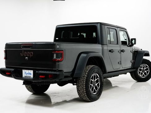 Used 2024 Jeep Gladiator Rubicon w/ Technology Group image 29