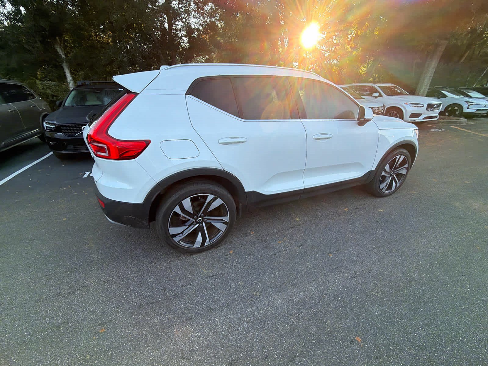 Used 2024 Volvo XC40 B5 Plus w/ Protection Package Premier AWD/4WD image 17
