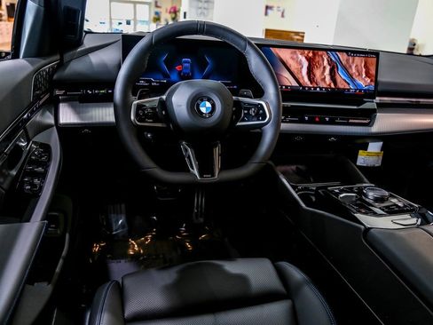 Used 2026 BMW 530i xDrive w/ M Sport Package image 6