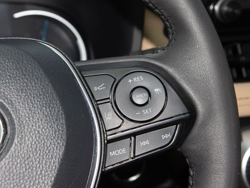 Used 2024 Toyota RAV4 XLE image 30