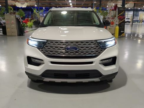 Used 2021 Ford Explorer Limited AWD/4WD image 3